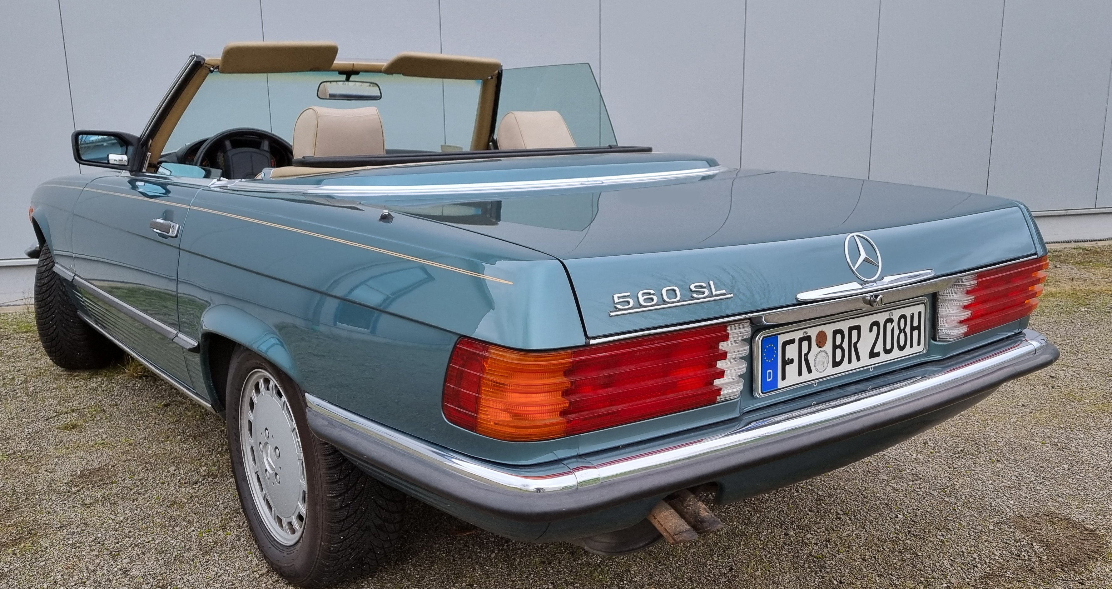 Mercedes-Benz 560 SL (R107)
