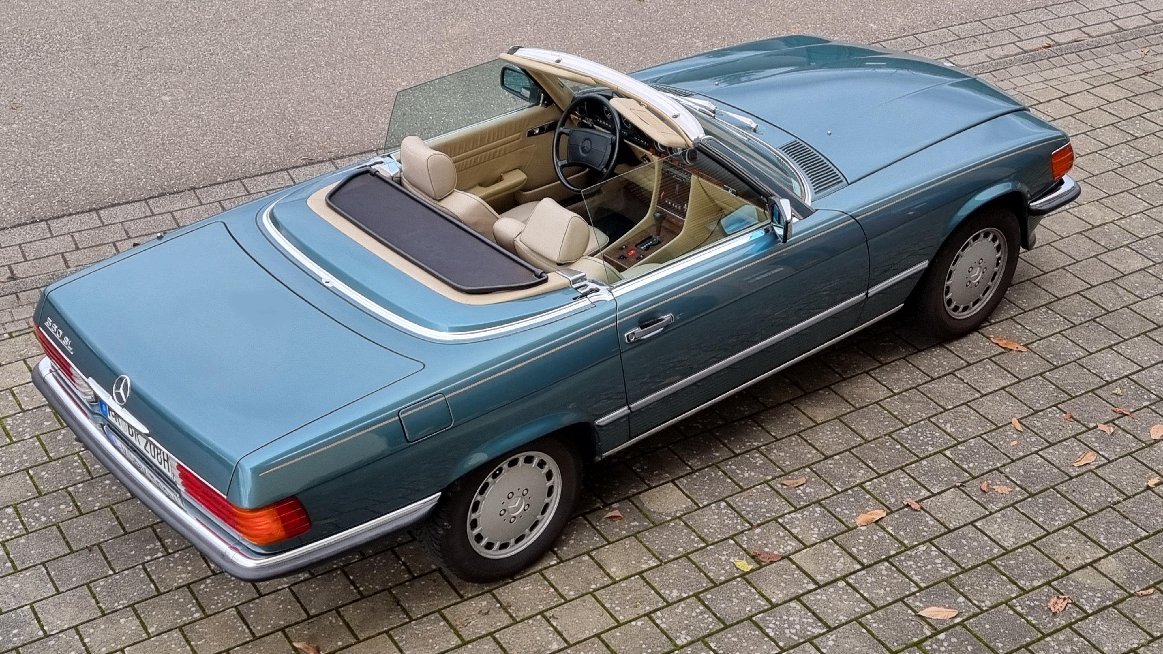 Mercedes-Benz 560 SL (R107)